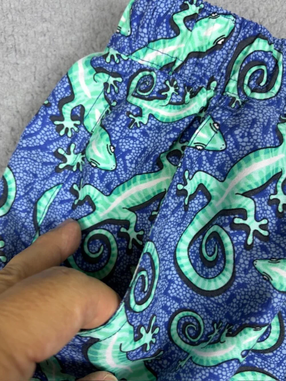 Vineyard Vines Swim Shorts Men Small Blue Lizard Print Lined Swim Beach